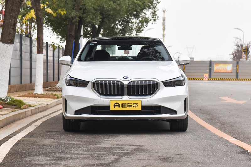 宝马5系8-12万公里发动机烧机油抖动_宝马5系直列六缸发动机烧机油维修_发动机拉缸了维修费用