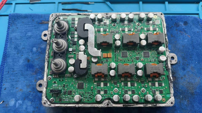 发动机变速箱加速器电脑线路板维修_奔驰变速箱维修价格_宝马奔驰路虎奥迪汽车电子系统维修