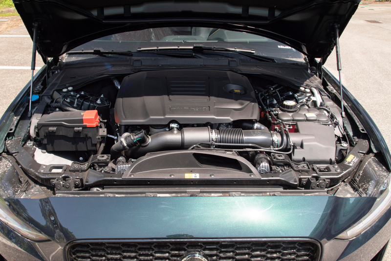 捷豹xel维修保养费用_捷豹XEL配置对比 2024款 进取运动版 2025款 90周年典藏版 2024款 耀黑运动版