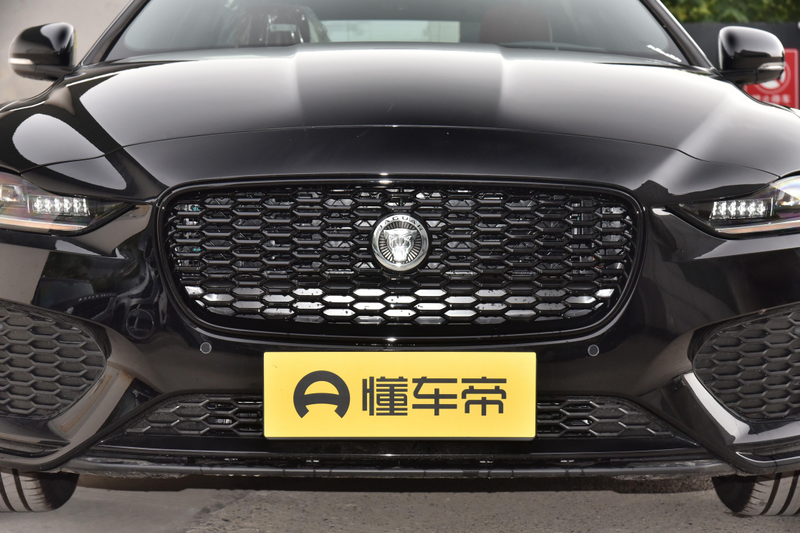 捷豹xel维修保养费用_捷豹XEL配置对比 2024款 进取运动版 2025款 90周年典藏版 2024款 耀黑运动版