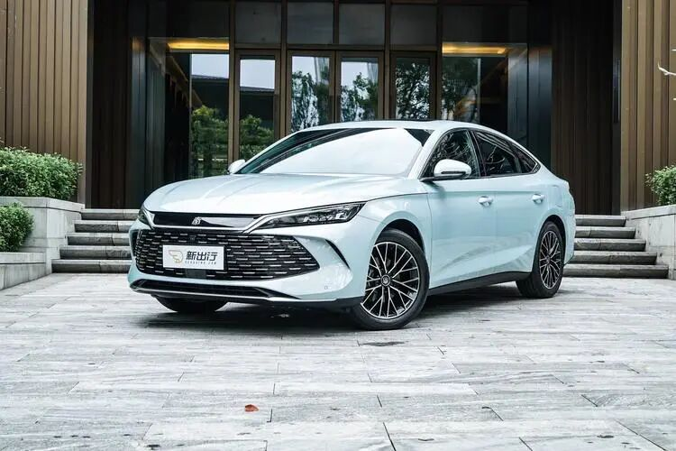 混动油费省多少十年_养车费一年_十年养车费混动燃油对比