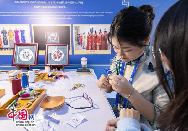 新闻中心手机中国