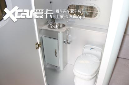 北京房车展房车推荐_奔驰122房车报价及图片_星舟搬家工拖挂房车