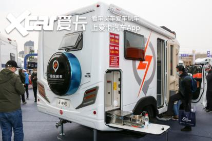 星舟搬家工拖挂房车_奔驰122房车报价及图片_北京房车展房车推荐