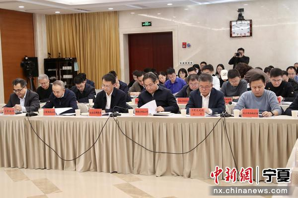 新闻工作座谈会