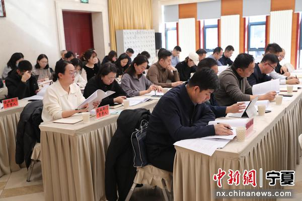 新闻工作座谈会