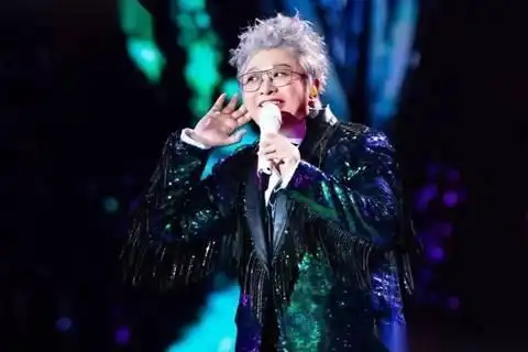 蒋欣捐款惹怒韩红 资讯