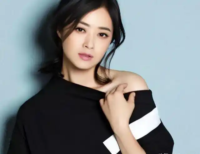 蒋欣捐款惹怒韩红 资讯