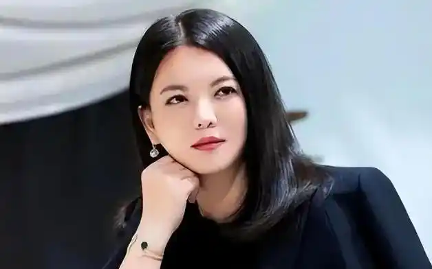 蒋欣捐款惹怒韩红 资讯