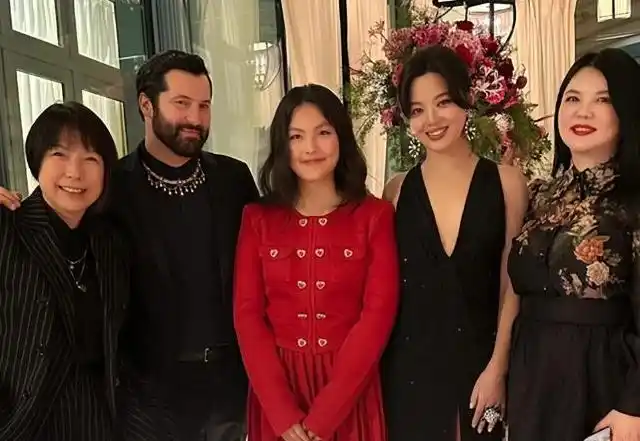 蒋欣捐款惹怒韩红 资讯