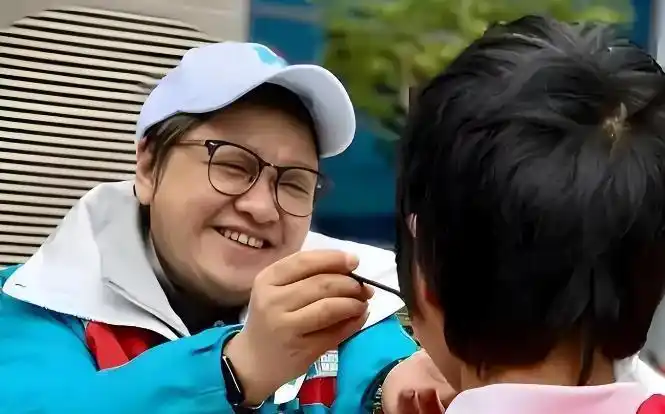 蒋欣捐款惹怒韩红 资讯