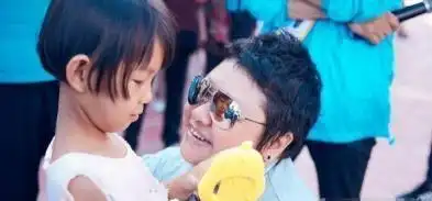 蒋欣捐款惹怒韩红 资讯