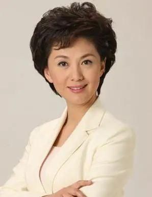 央视午夜新闻女主播