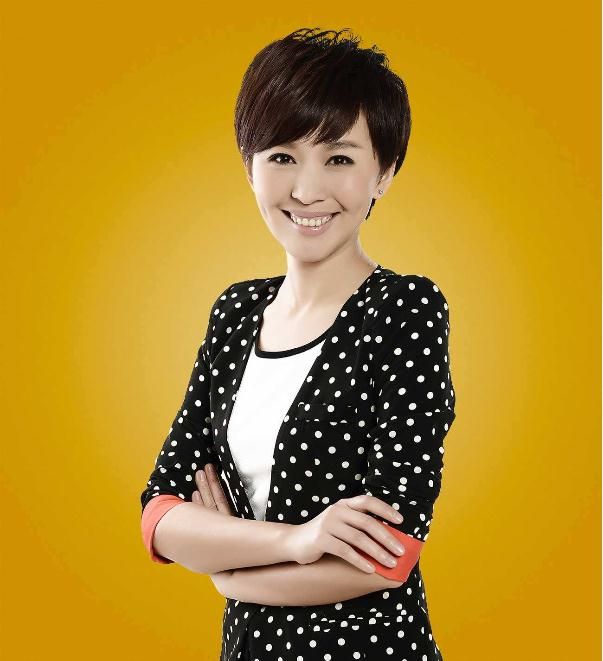 央视午夜新闻女主播