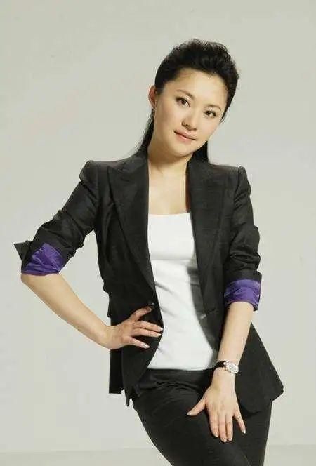 央视午夜新闻女主播