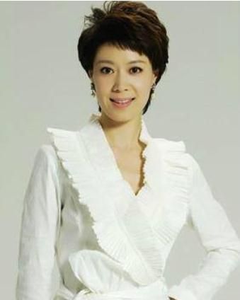 央视午夜新闻女主播