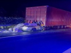 轿车追尾致3死:事发前司机激活智驾,并双手脱离方向盘
