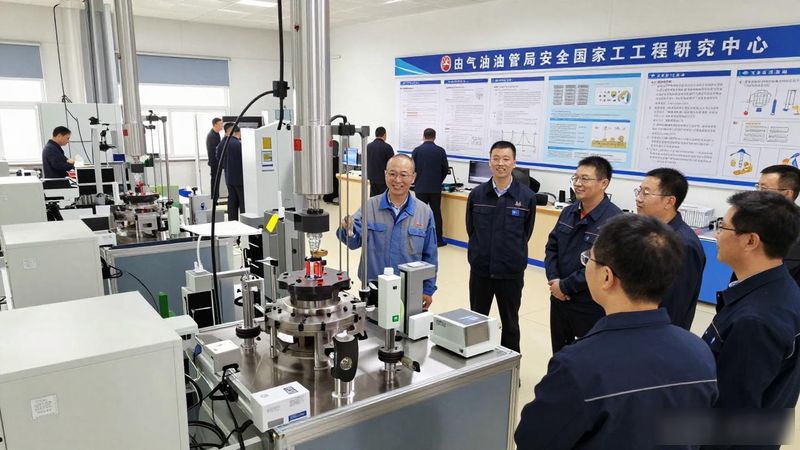 中国石油新闻中心 邓明伟