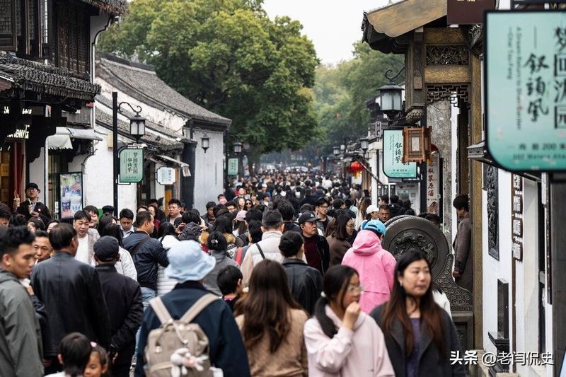 必胜客蹭热点营销