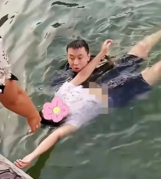 有关于溺水的新闻报道手稿