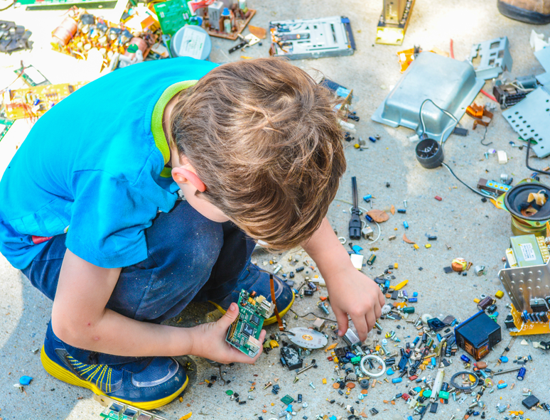 6个作用告诉你机器人教学在中小学素质教育中的重要性(图4) 机器人课程教育社团_学校社团机器人是干什么_机器人社团课是什么