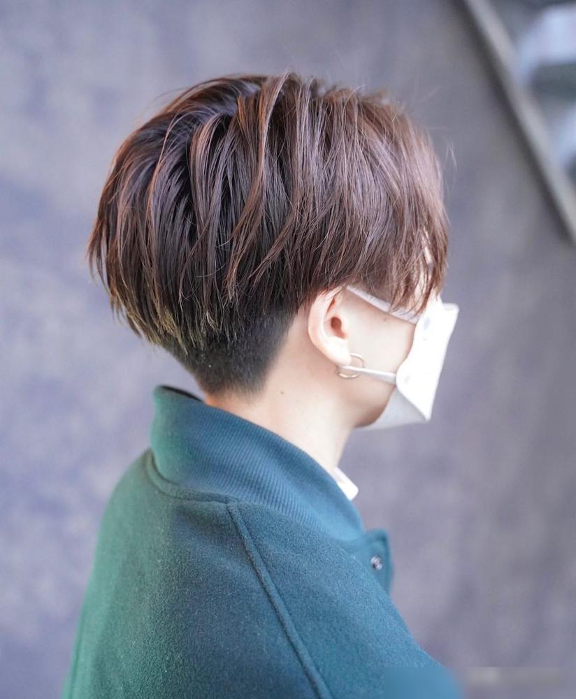 最具人气的3种女士发型,长中短都很美,喜欢别错过(图12) 长发女士烫发图片大全_女士长发烫发图片_长发女烫发型图片