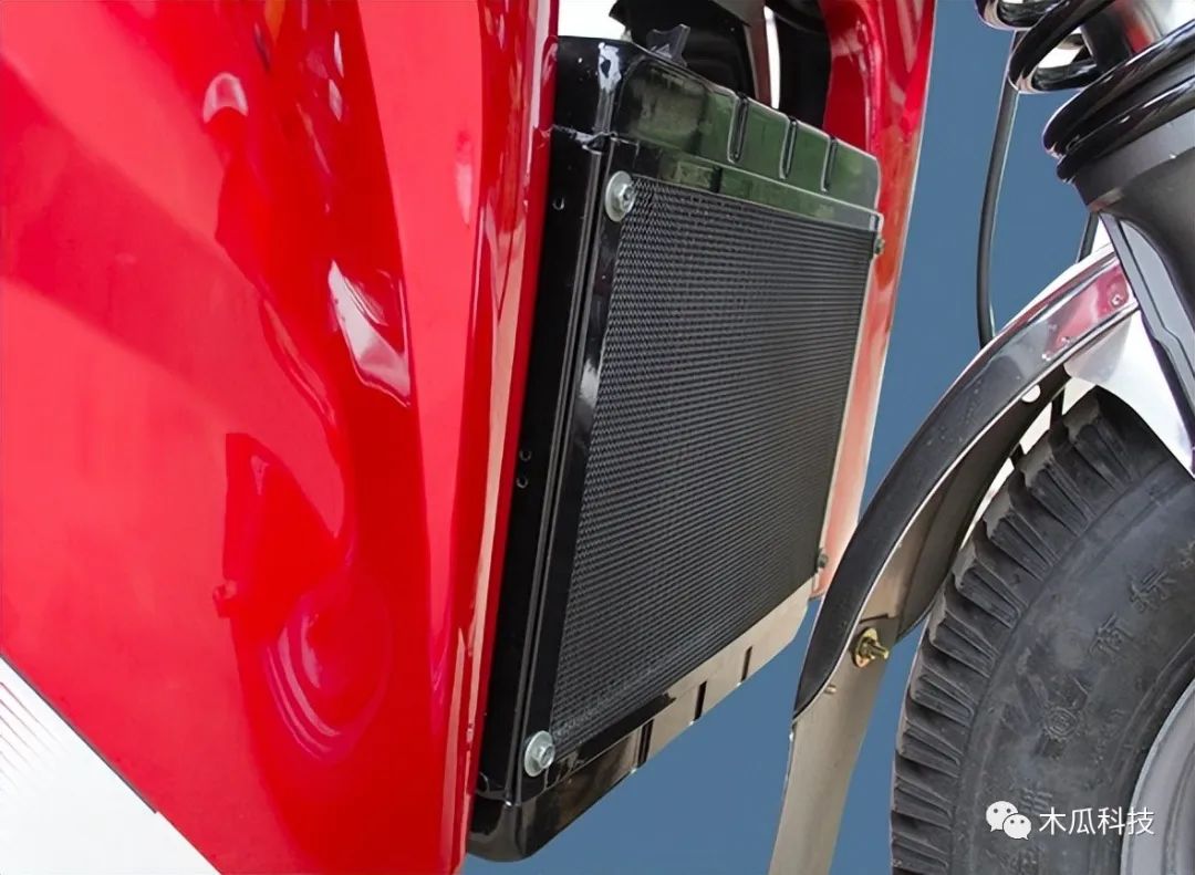 宗申Q15三轮摩托车测评:搭载了250cc水冷发动机,可拉2吨重(图6) 摩托三轮车宗申150怎样启动_宗申三轮车摩托_摩托三轮车宗申销售点