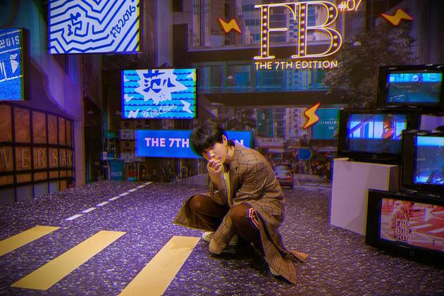 韩火火FB七周年狂欢 七年不痒(图2) 韩火火穿衣搭配法则_第一时尚韩火火_韩火火时装品牌