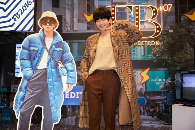 韩火火FB七周年狂欢 七年不痒(图4) 韩火火时装品牌_韩火火穿衣搭配法则_第一时尚韩火火