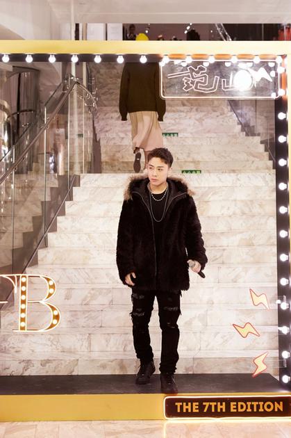 韩火火FB七周年狂欢 七年不痒(图36) 韩火火时装品牌_第一时尚韩火火_韩火火穿衣搭配法则