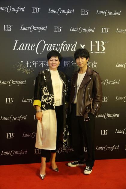 韩火火FB七周年狂欢 七年不痒(图5) 韩火火穿衣搭配法则_韩火火时装品牌_第一时尚韩火火