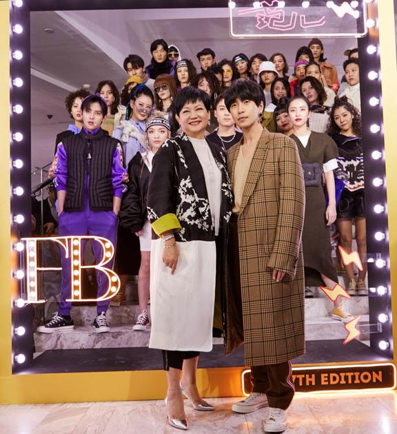 韩火火FB七周年狂欢 七年不痒(图41) 明星、模特及时尚人士共同演绎2018秋冬潮流趋势