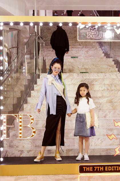 韩火火FB七周年狂欢 七年不痒(图47) 左岸潇&曾天一演绎2018秋冬潮流趋势