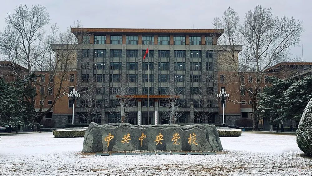 大学生思想政治教育活动_政治思想大学生教育活动总结_大学生思想政治主题教育活动
