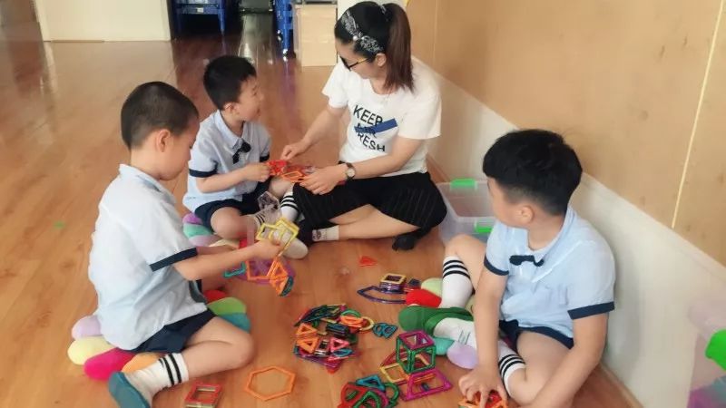 新老师教育笔记早上玩玩具时_新老师教育笔记早上玩玩具时_新老师教育笔记早上玩玩具时