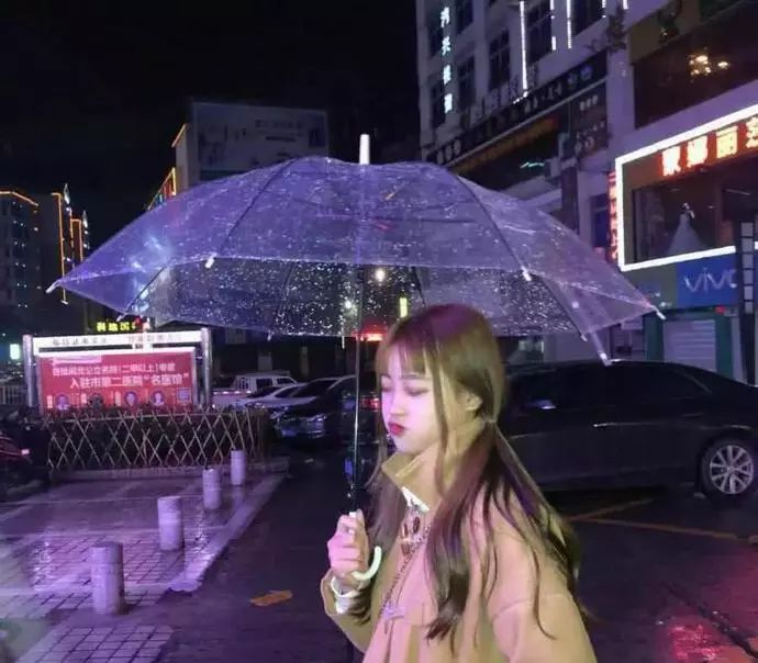 头像绿衣服卡通_穿绿色衣服的女生头像_头像绿色系列女小清新