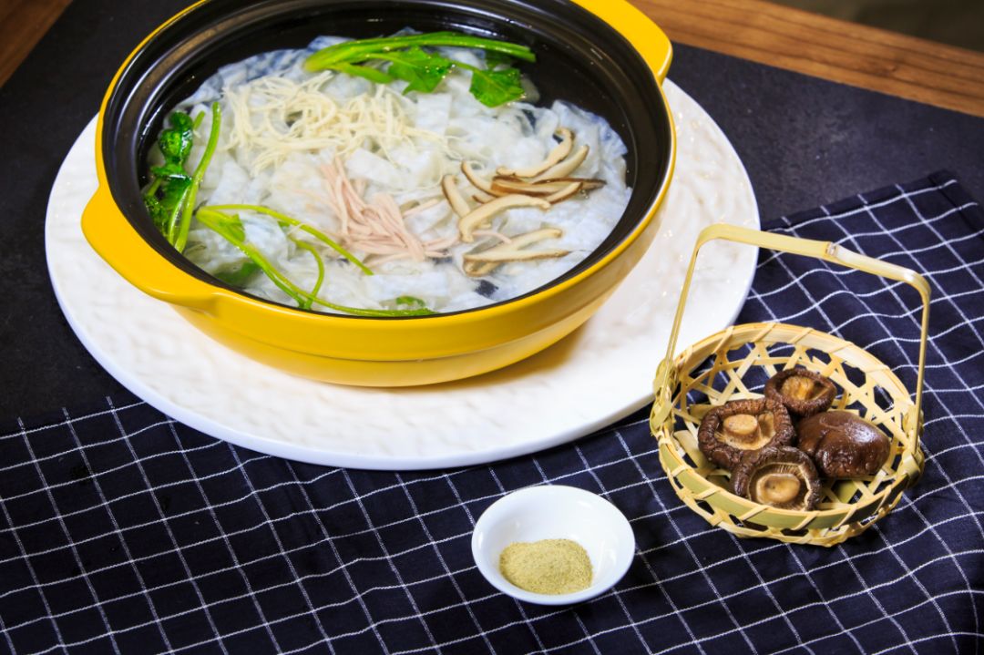 舌尖上的浙江来了,各地美食让你隔着屏幕咽口水~(图11) 四喜豆腐的图案_四喜豆腐是哪个地方的菜系_豆腐四喜丸子的家常做法窍门