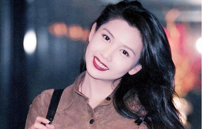 王晶捧红的7位“晶女郎”,个个肤白貌美大长腿,你最喜欢谁?(图22) 邱淑贞三电影_慈禧咸丰电影邱淑贞_电影邱淑贞的代表作品