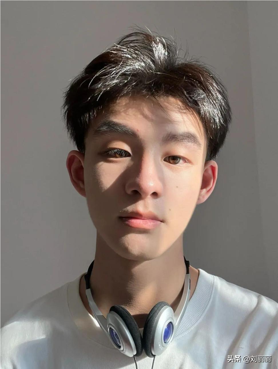 帅气男士发型图库_男士帅气发型图片_帅气男士发型图片中长发