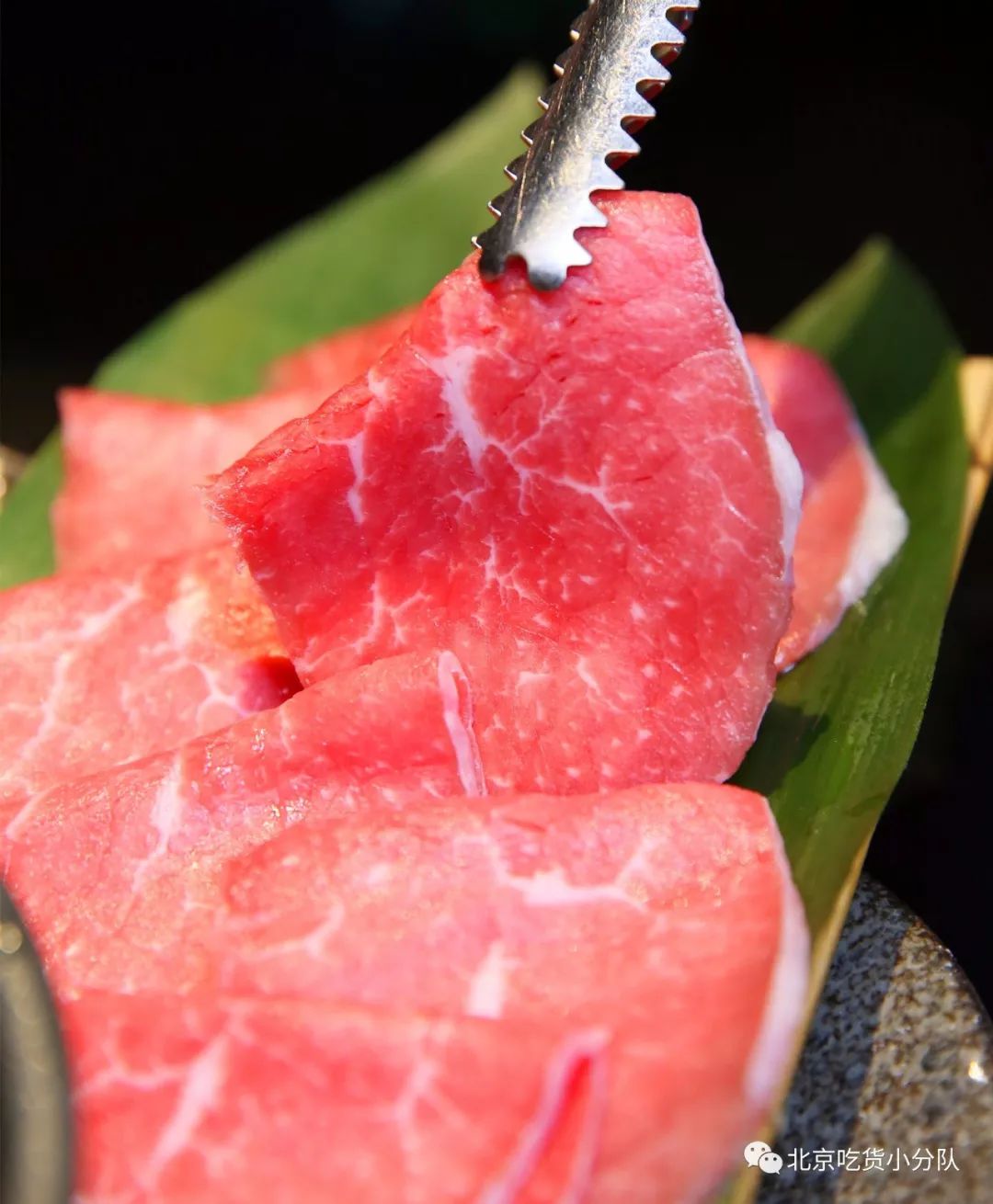 暗黑烧肉,越贵的越抢手(图10) 牛肉有黑点是发霉_黑毛和牛烧肉_红烧牛肉发黑