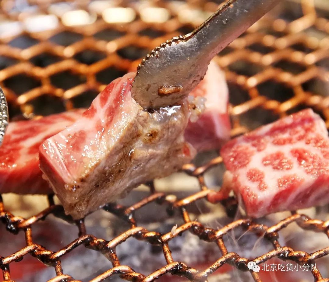 暗黑烧肉,越贵的越抢手(图12) 黑毛和牛烧肉_牛肉有黑点是发霉_红烧牛肉发黑