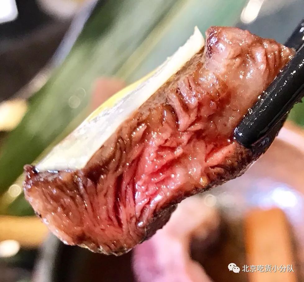 暗黑烧肉,越贵的越抢手(图14) 牛肉有黑点是发霉_红烧牛肉发黑_黑毛和牛烧肉