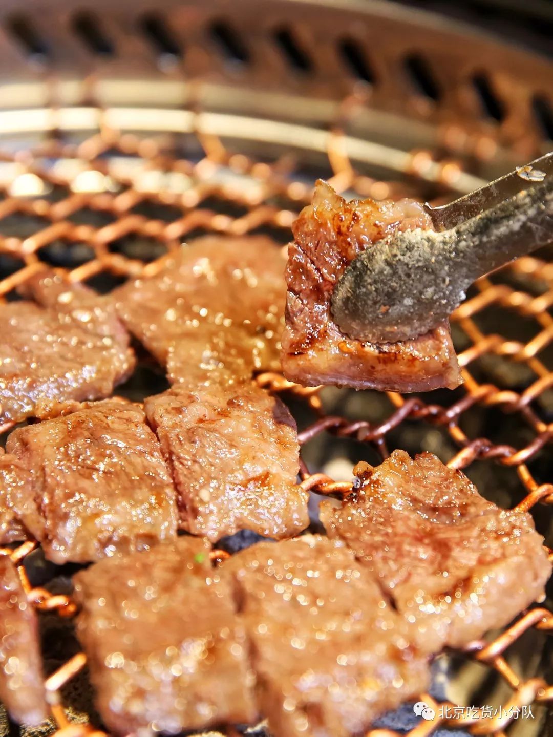 暗黑烧肉,越贵的越抢手(图16) 黑毛和牛烧肉_红烧牛肉发黑_牛肉有黑点是发霉