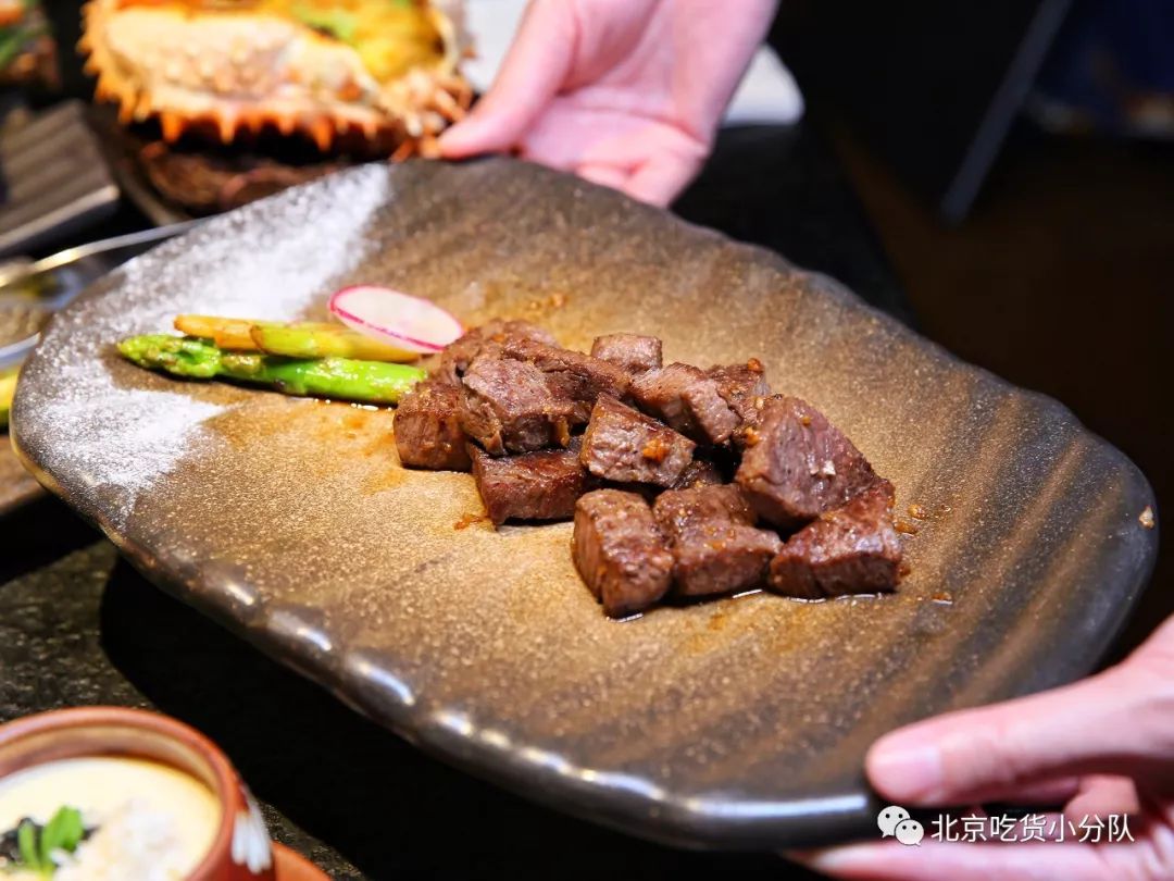 暗黑烧肉,越贵的越抢手(图21) 牛肉有黑点是发霉_黑毛和牛烧肉_红烧牛肉发黑