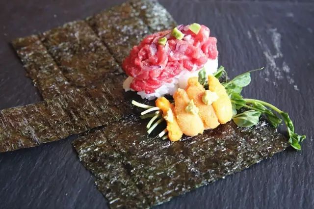 暗黑烧肉,越贵的越抢手(图33) 牛肉有黑点是发霉_黑毛和牛烧肉_红烧牛肉发黑