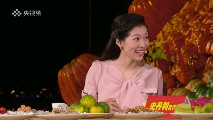 孟语凡央视大型晚会首秀表现惊艳,农业节目最漂亮的女主持被看好(图8) 频道农业主持人名字_农业频道主持人_农业频道主持人