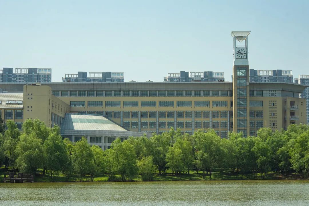 武汉大学研究生院官网招生_武汉科技大学研究生院招生信息网_武汉大学研究生招生服务
