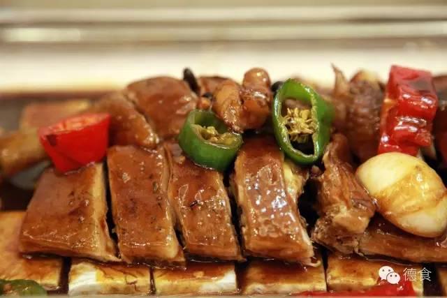 小酥肉焖皮渣_酥肉炖皮渣的做法大全_渣焖皮酥肉小孩能吃吗