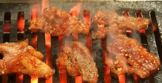 孤独的美食家烤羊肉_孤独的美食家烤鸡肉串_孤独的美食家烤肉