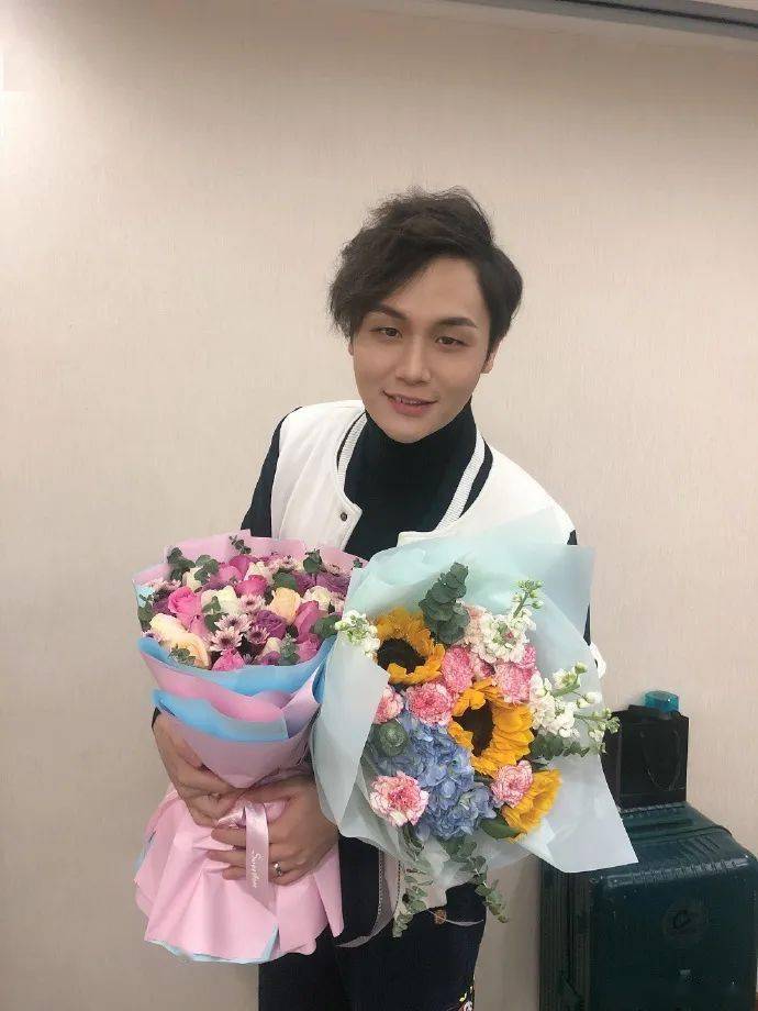 管他什么音乐周笔畅视频_周笔畅管他什么音乐_周笔畅乐器